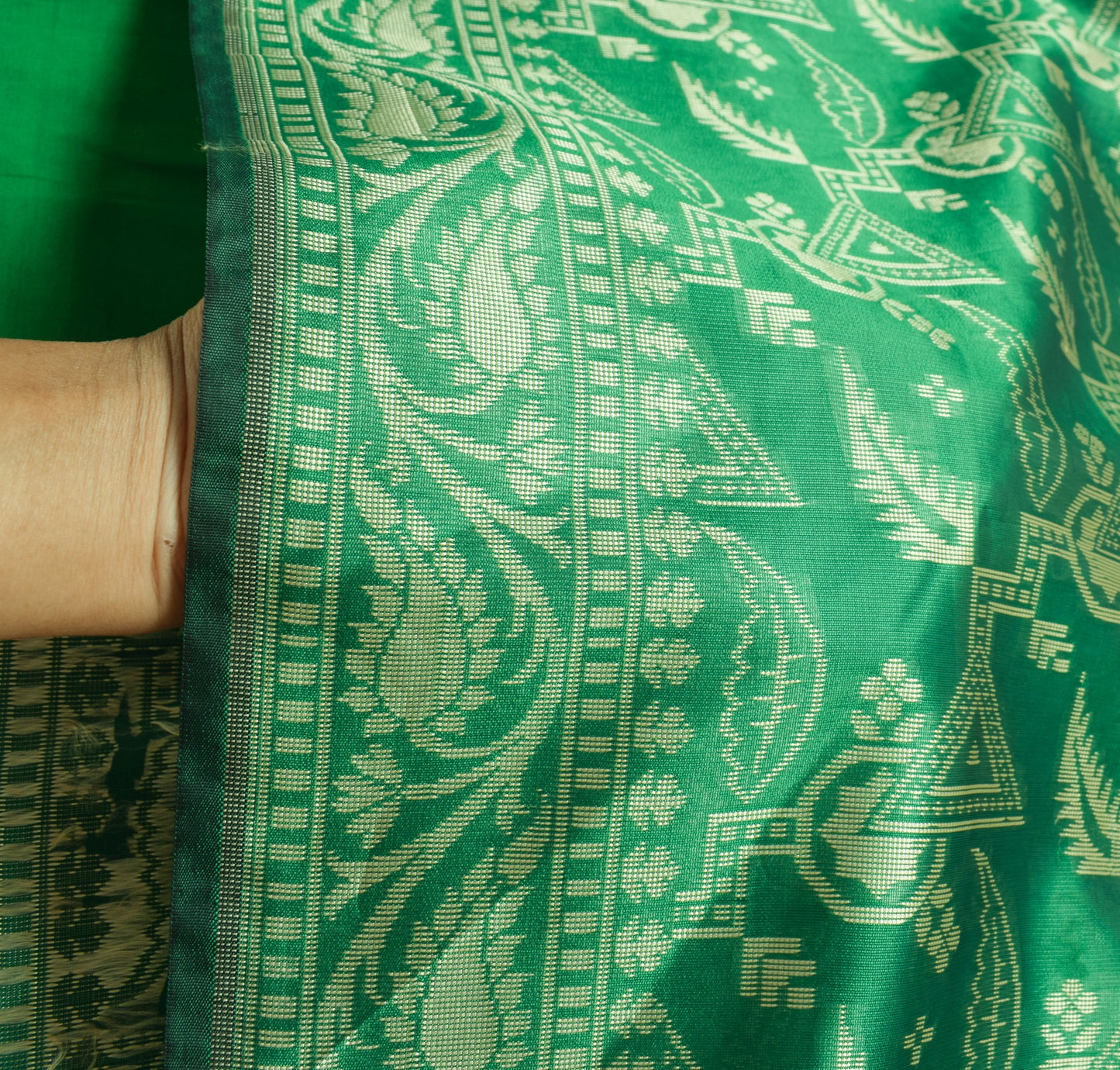 Sushila Vintage Green Saree Art Silk Woven Floral Indian Sari With Blouse Fabric