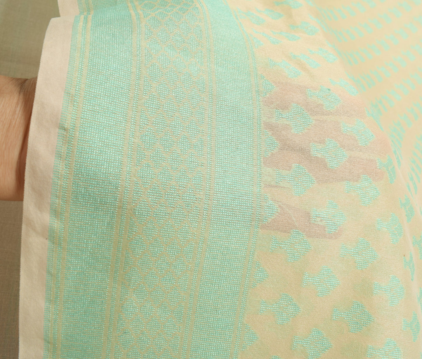 Sushila Vintage Cream Floral Saree Art Silk Floral Woven Traditional Sari Fabric