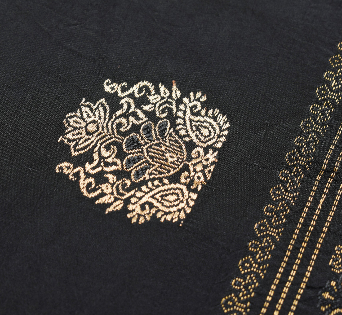 Sushila Vintage Heavy Sarees Pure South Silk Zari Brocade Zari Sari Black Fabric