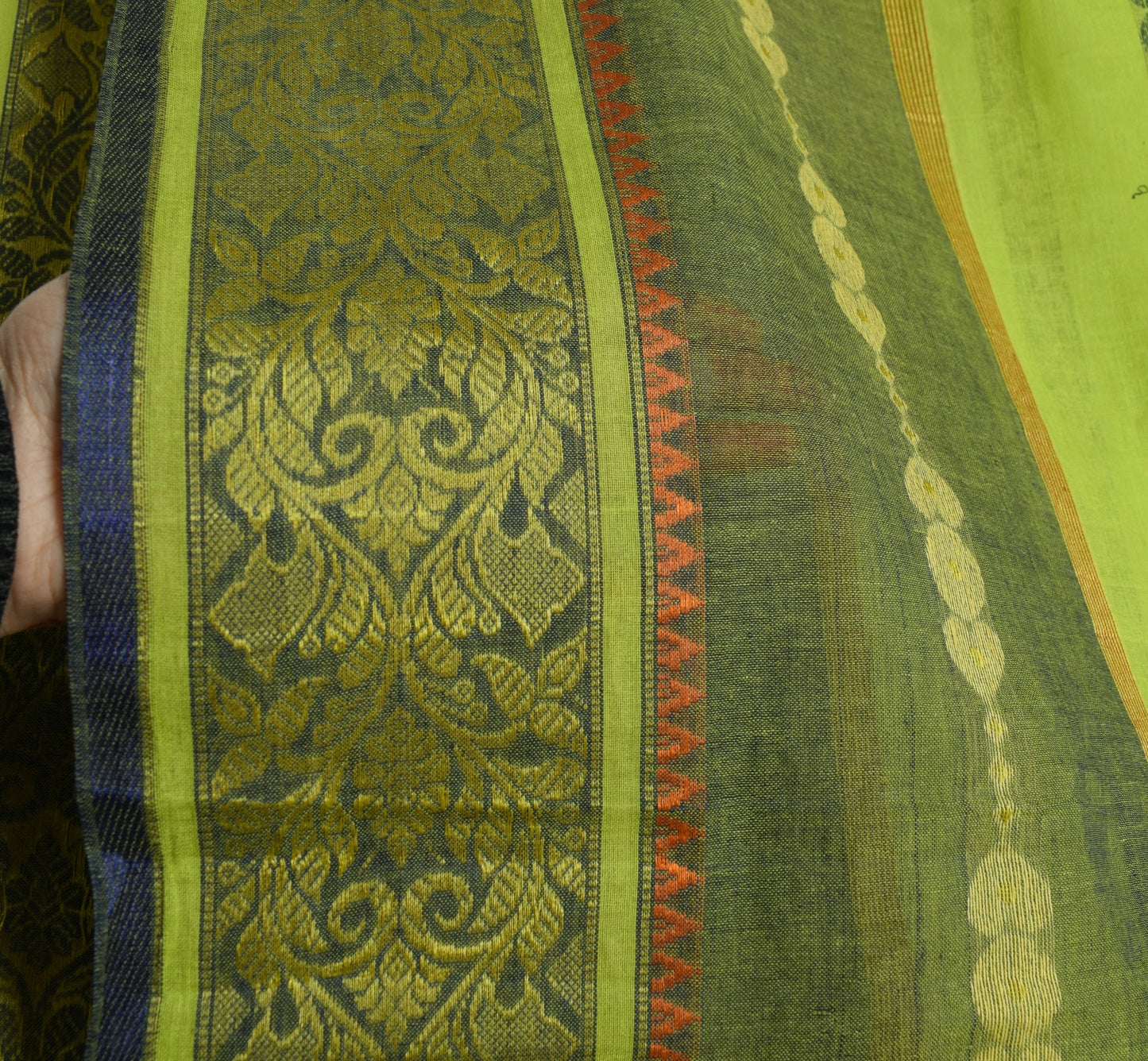 Sushila Vintage Traditional Bengal Sari Woven Handloom Cotton Green Saree Fabric