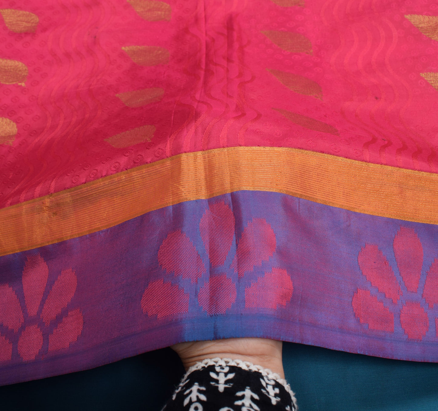 Sushila Vintage Magenta Heavy Indian Sarees Pure Silk Woven Zari Sari Fabric