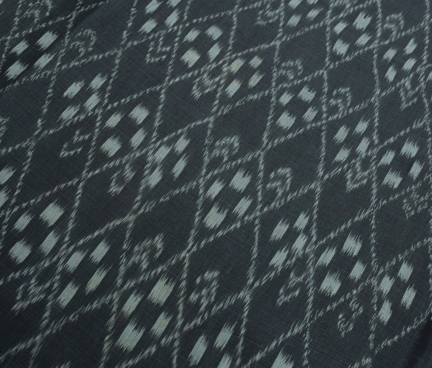 Sushila Vintage Pochampally Ikat Saree Pure Cotton Silk Zari Woven Black Sari
