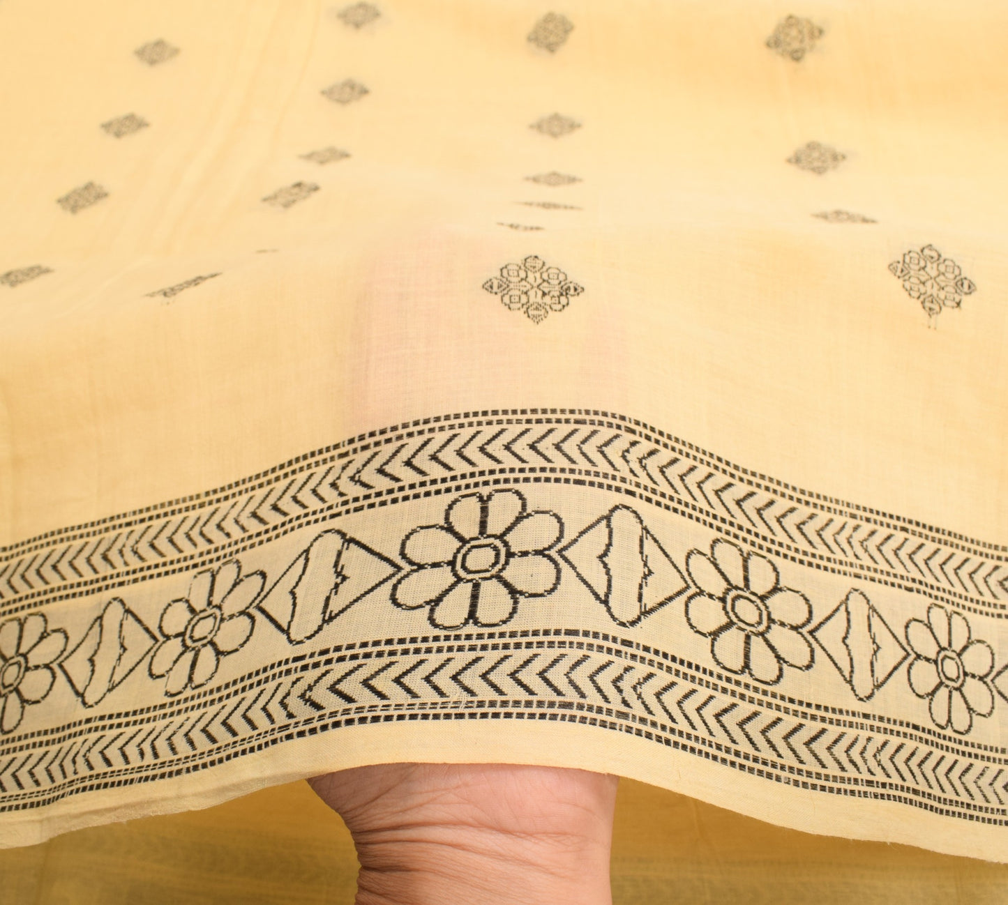 Sushila Vintage Light Yellow Saree 100%Pure Cotton Hand Woven Floral Sari Fabric