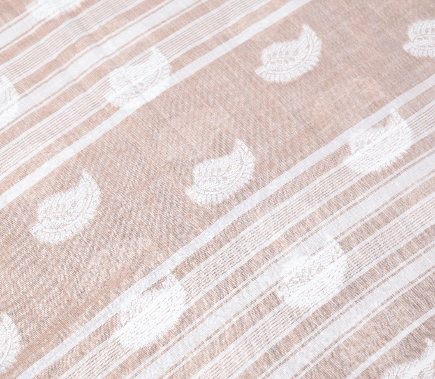 Sushila Vintage Brown & White Saree Art Cotton Paisley Woven 6 Yard Sari Fabric