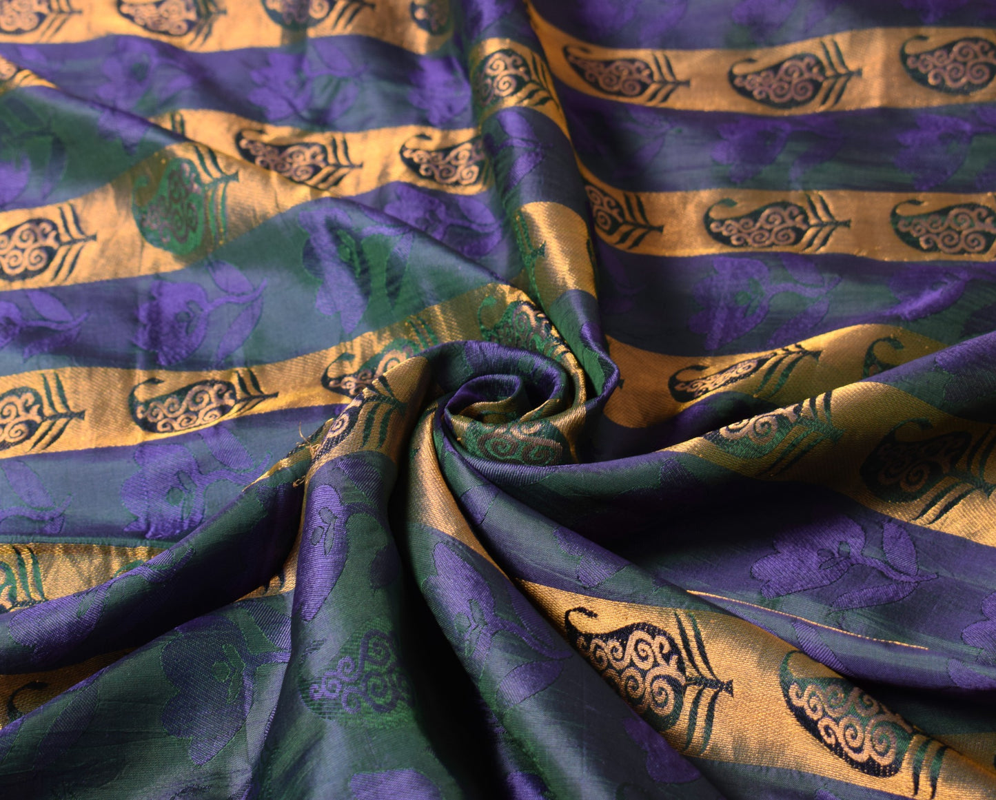 Sushila Vintage Heavy Purple Kanjivaram Saree Pure Silk Zari Brocade Sari Fabric