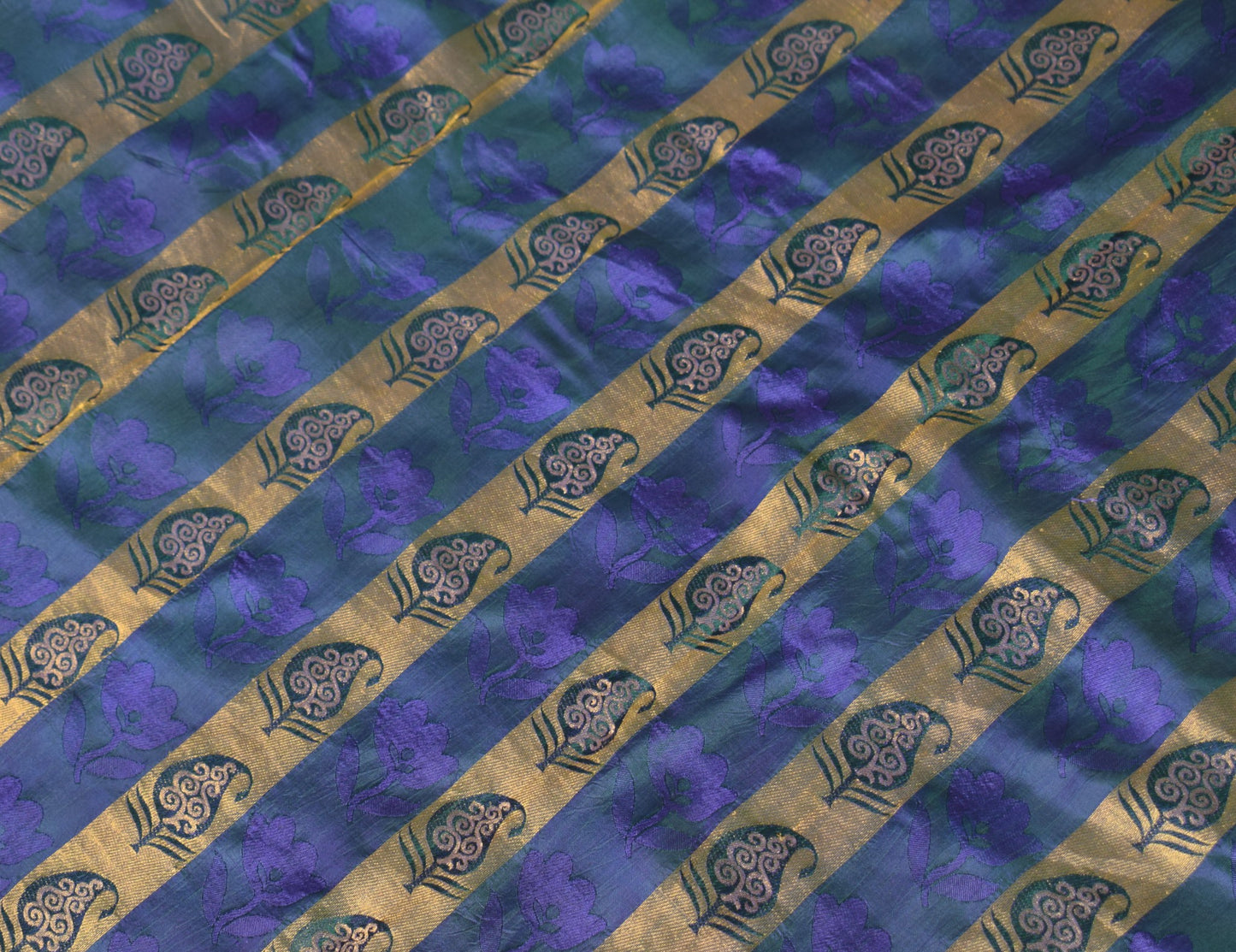 Sushila Vintage Heavy Purple Kanjivaram Saree Pure Silk Zari Brocade Sari Fabric