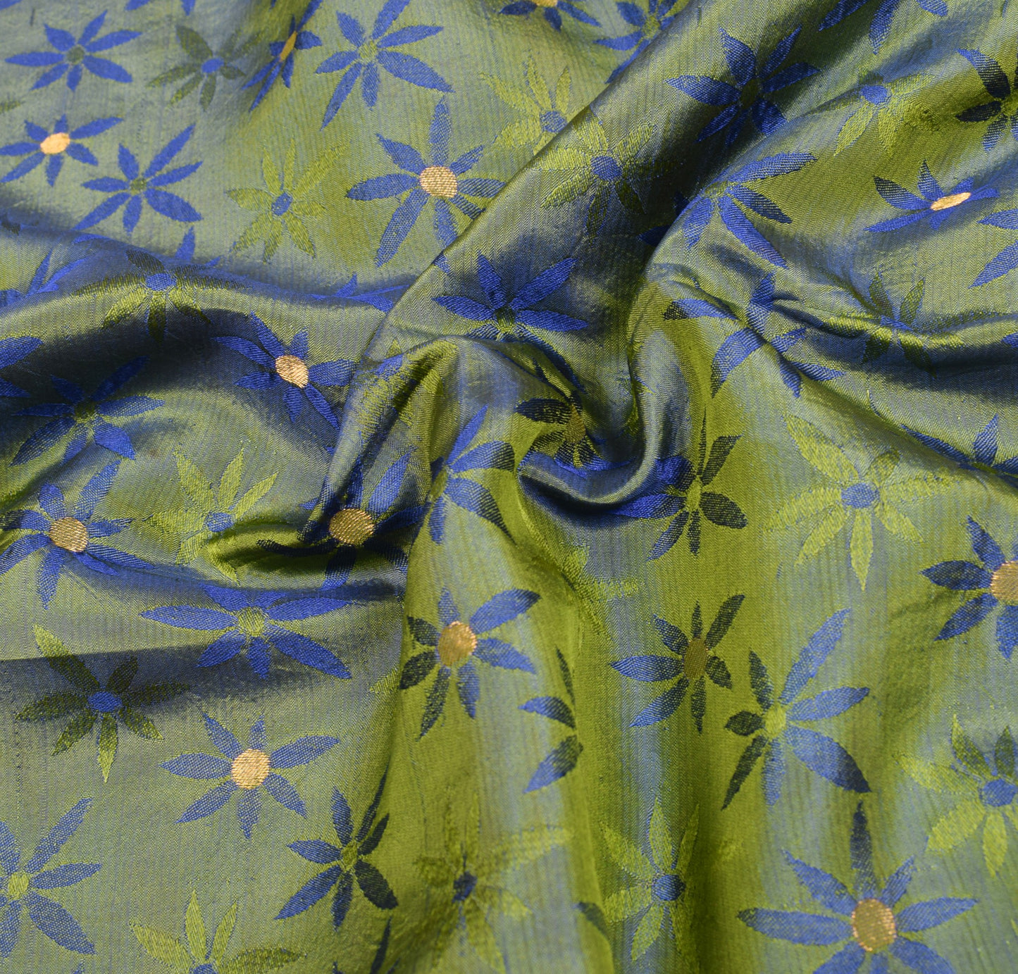 Sushila Vintage Pure kanjivaram Silk Saree Green Floral Zari Woven Sari Fabric