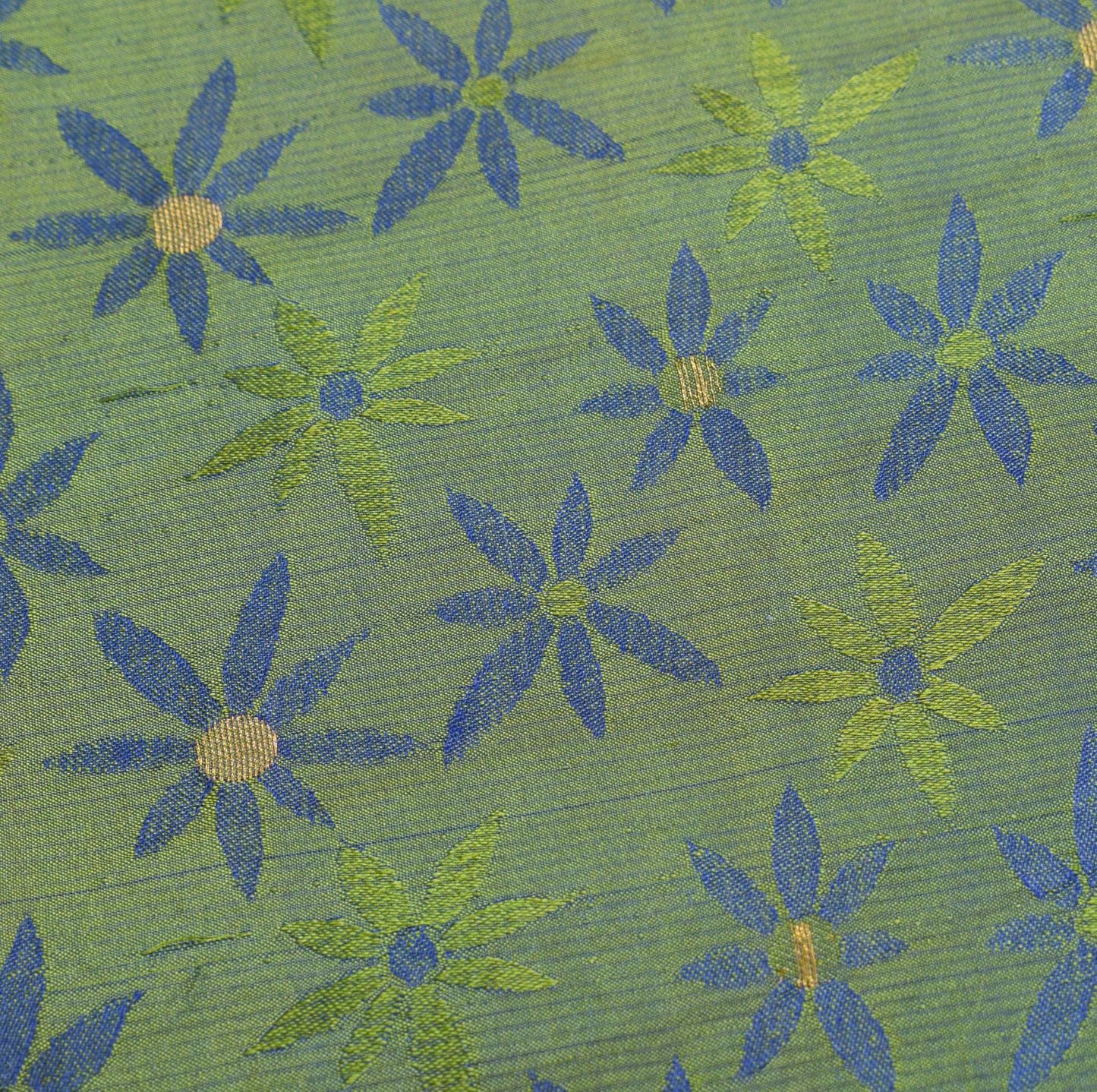 Sushila Vintage Pure kanjivaram Silk Saree Green Floral Zari Woven Sari Fabric