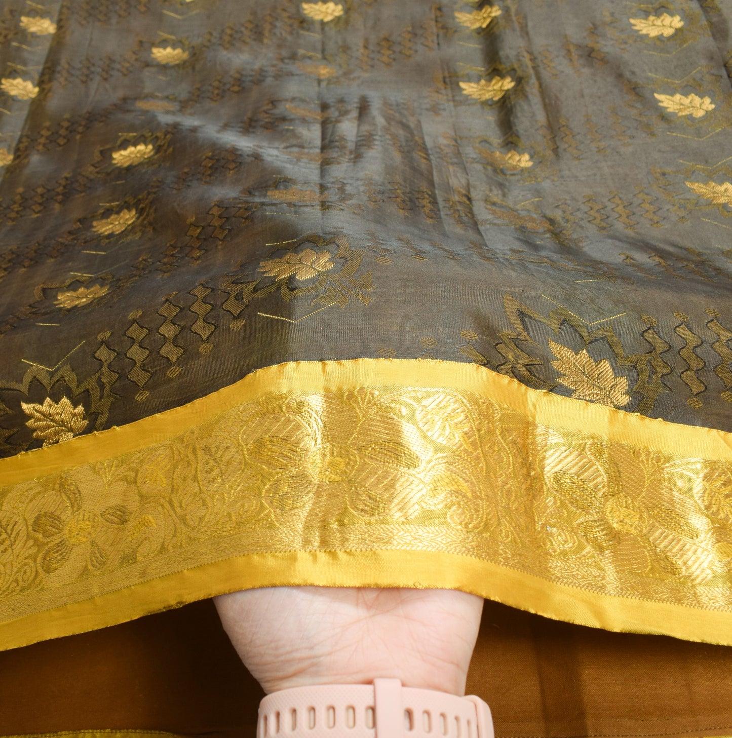 Sushila Vintage Banarasi or Kanchipuram style Saree Pure Silk Green Sari Fabric