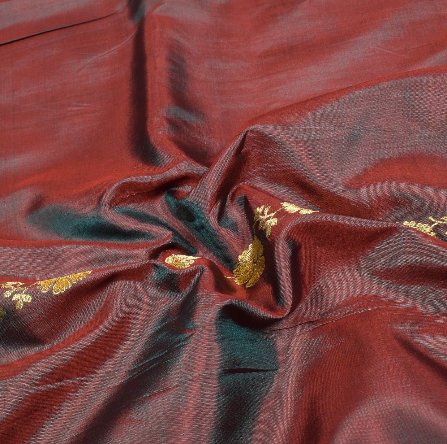 Sushila Vintage Pure Kanchipuram Silk Saree Brocade Red Dual Tone Sari Fabric