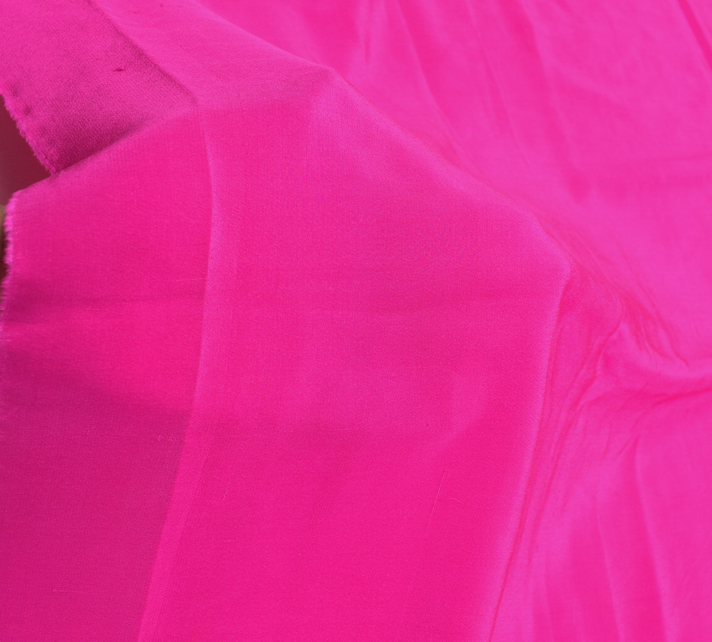 Sushila Vintage Pure Crepe Silk Sari Remnant Scrap Fuchsia Pink Craft Fabric