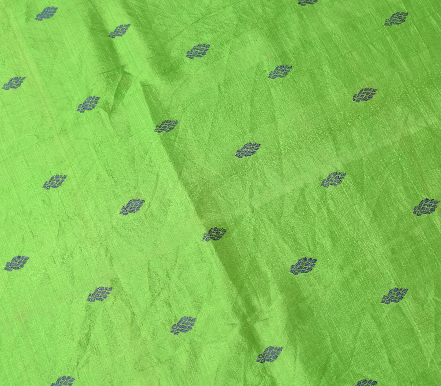 Sushila Vintage Floral Woven Sari Remnant Scrap Green Pure Silk 4YD Craft Fabric