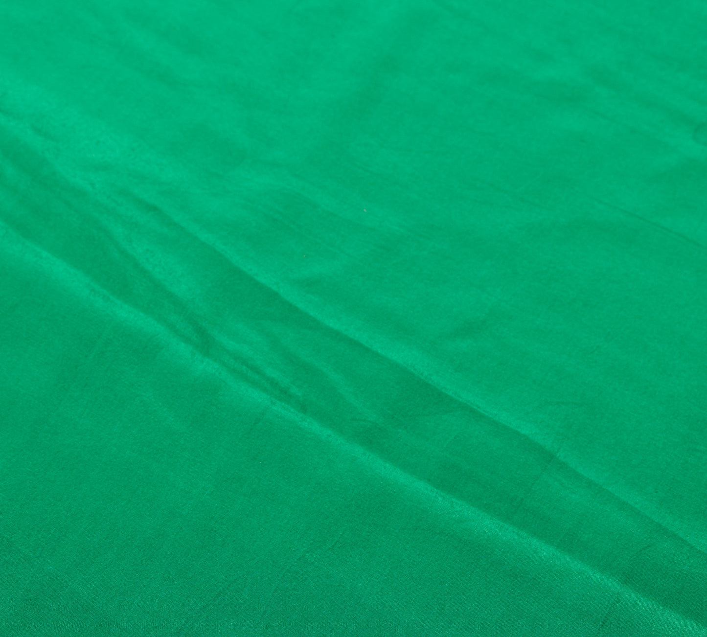 Sushila Vintage Green Sari Remnant Scrap Pure Crepe Silk 4Yard Soft Craft Fabric