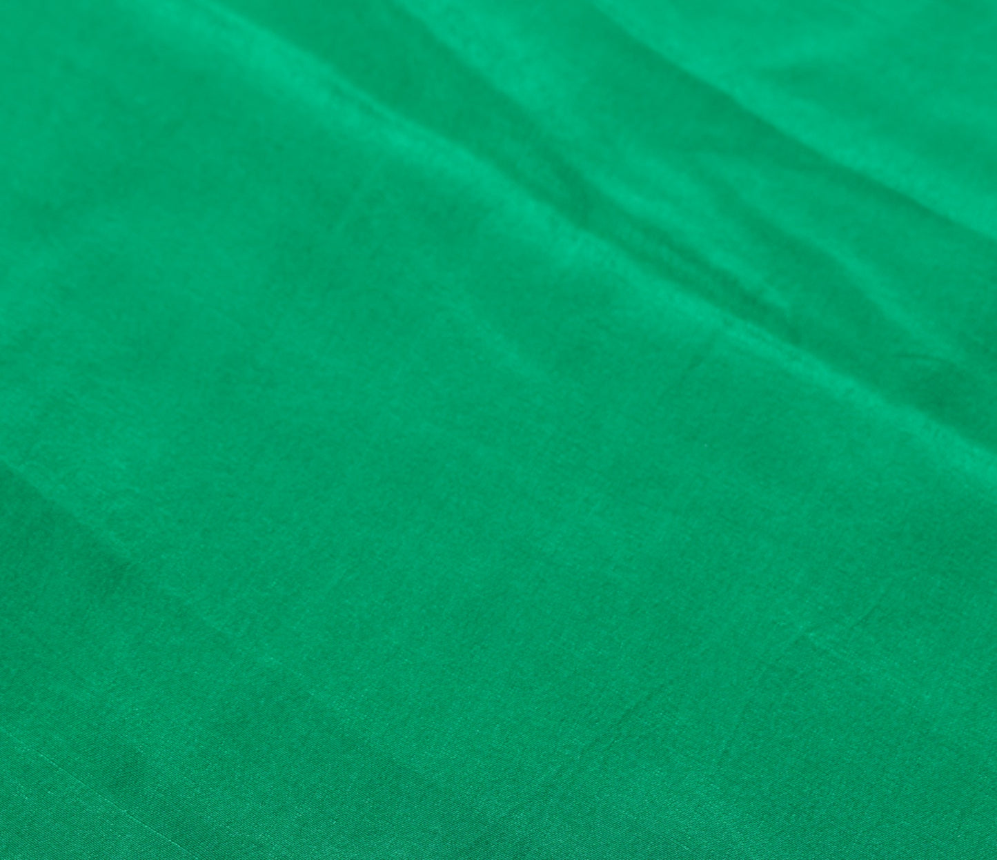 Sushila Vintage Green Sari Remnant Scrap Pure Crepe Silk 4Yard Soft Craft Fabric