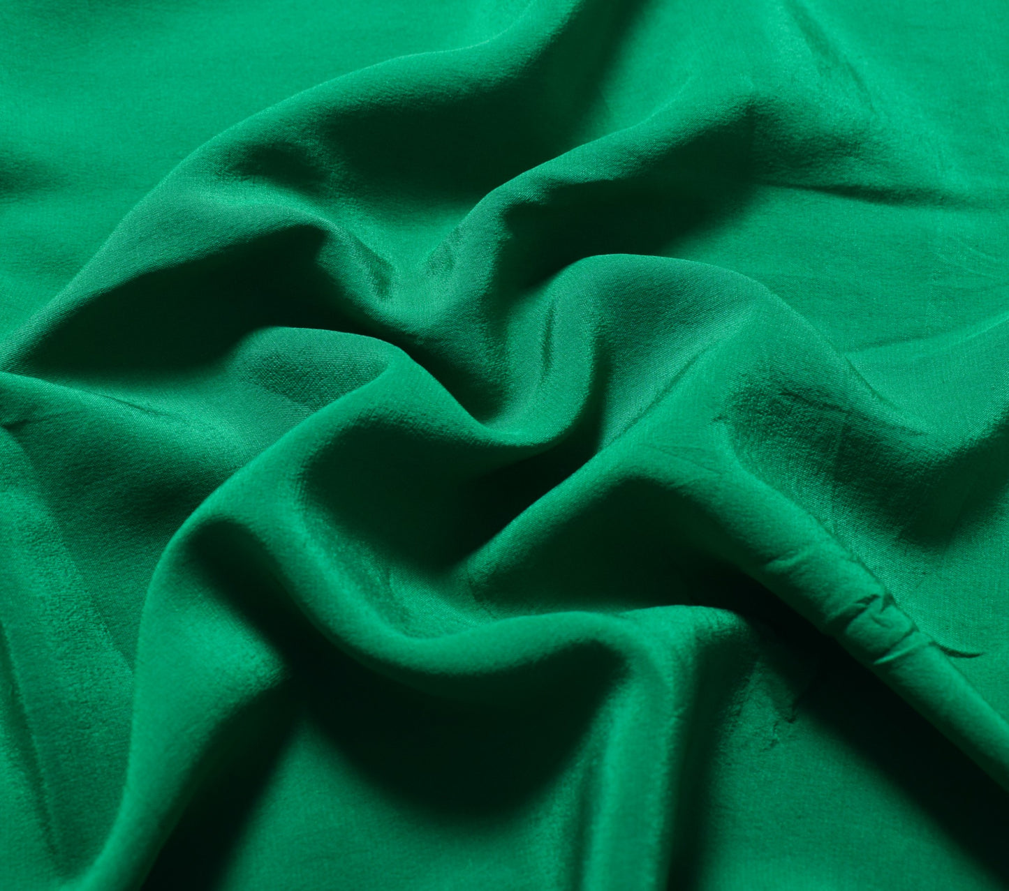 Sushila Vintage Green Sari Remnant Scrap Pure Crepe Silk 4Yard Soft Craft Fabric