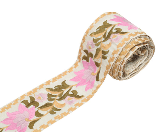 Sushila Vintage White Saree Border Floral Embroidered Craft Sewing Trim Lace