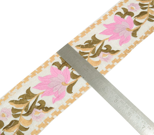 Sushila Vintage White Saree Border Floral Embroidered Craft Sewing Trim Lace