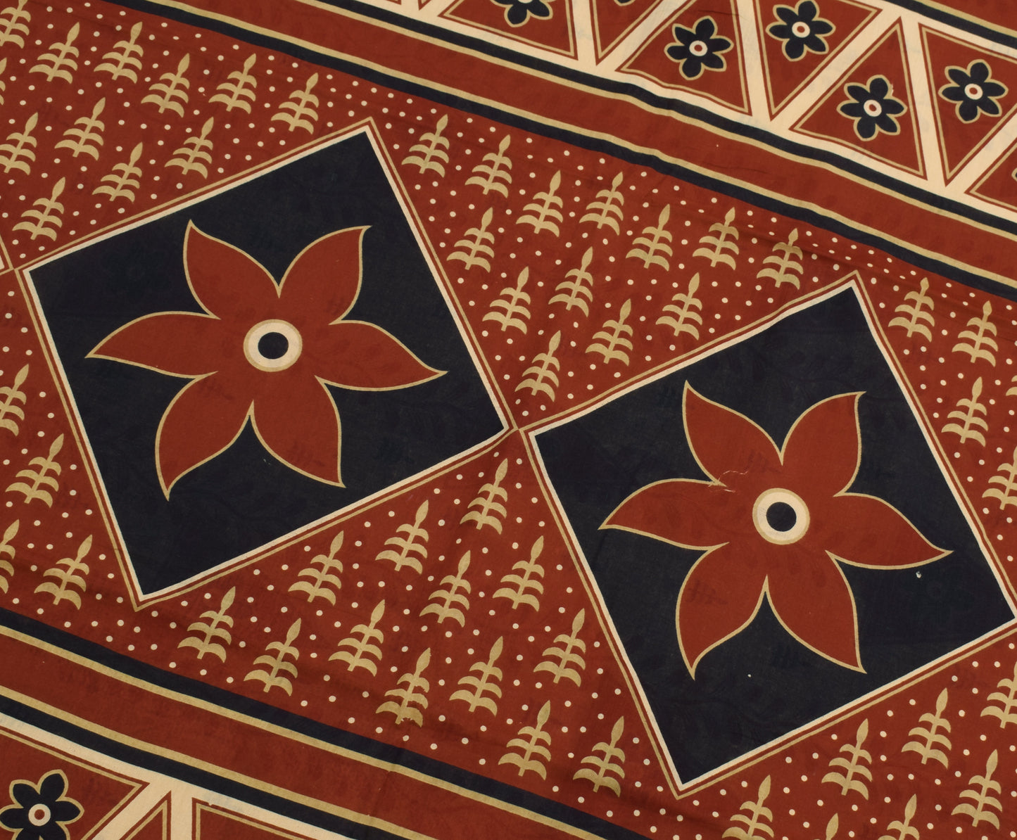 Sushila Vintage Maroon Saree 100% Pure Cotton Floral Printed 5 Yard Craft Fabric