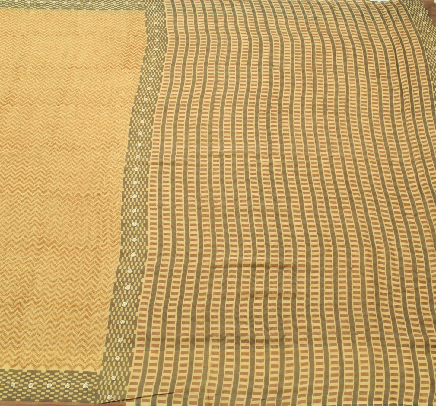 Sushila Vintage Beige Saree 100%Pure Georgette Silk Zig-Zag Printed Craft Fabric