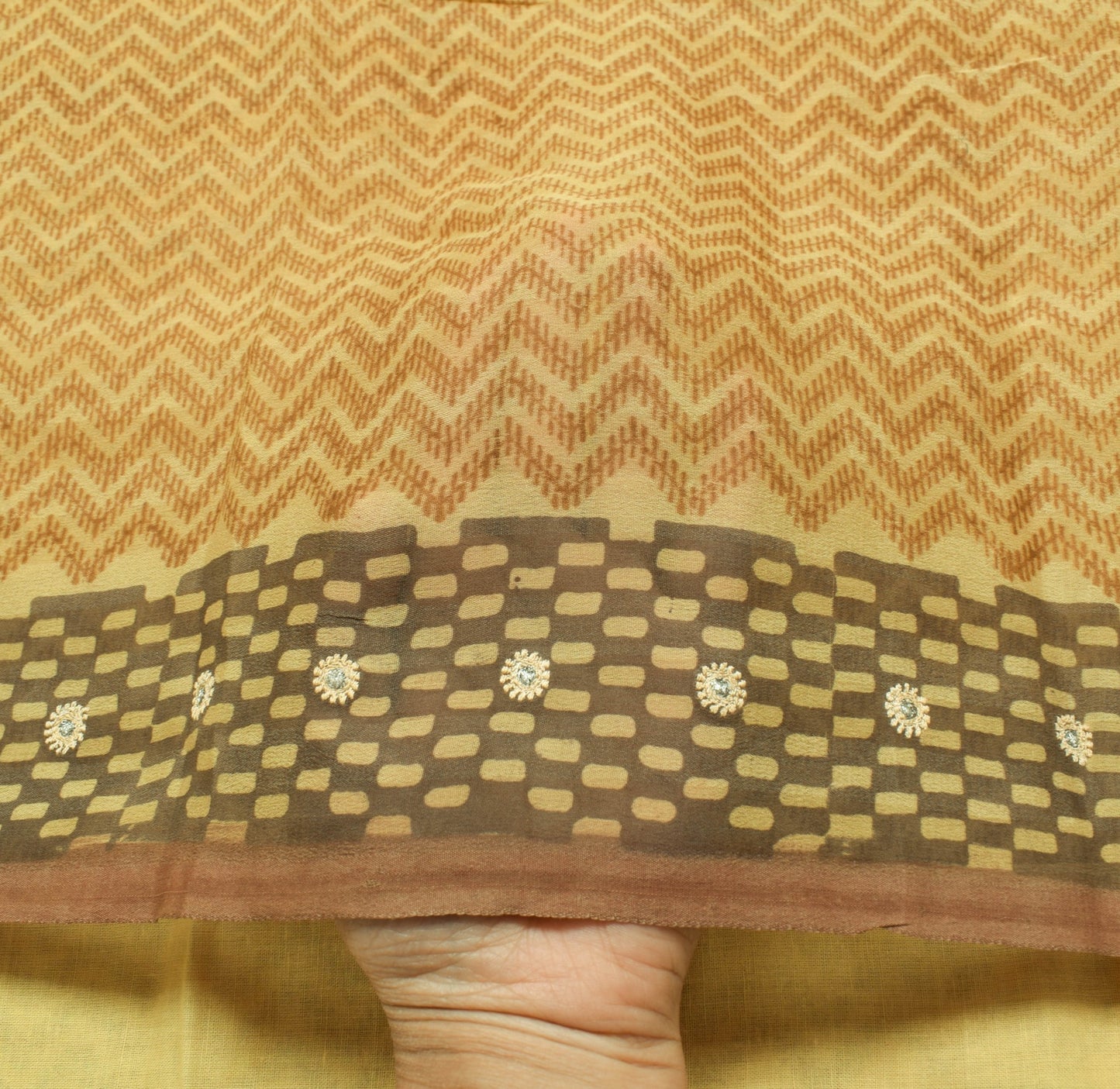 Sushila Vintage Beige Saree 100%Pure Georgette Silk Zig-Zag Printed Craft Fabric