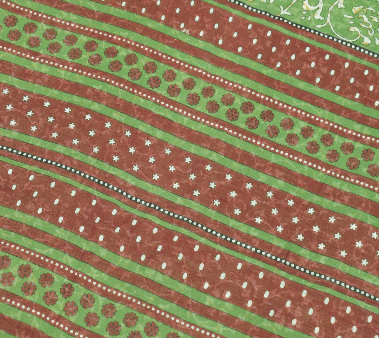 Sushila Vintage Indian Saree 100% Pure Cotton Floral Green Printed Craft Fabric