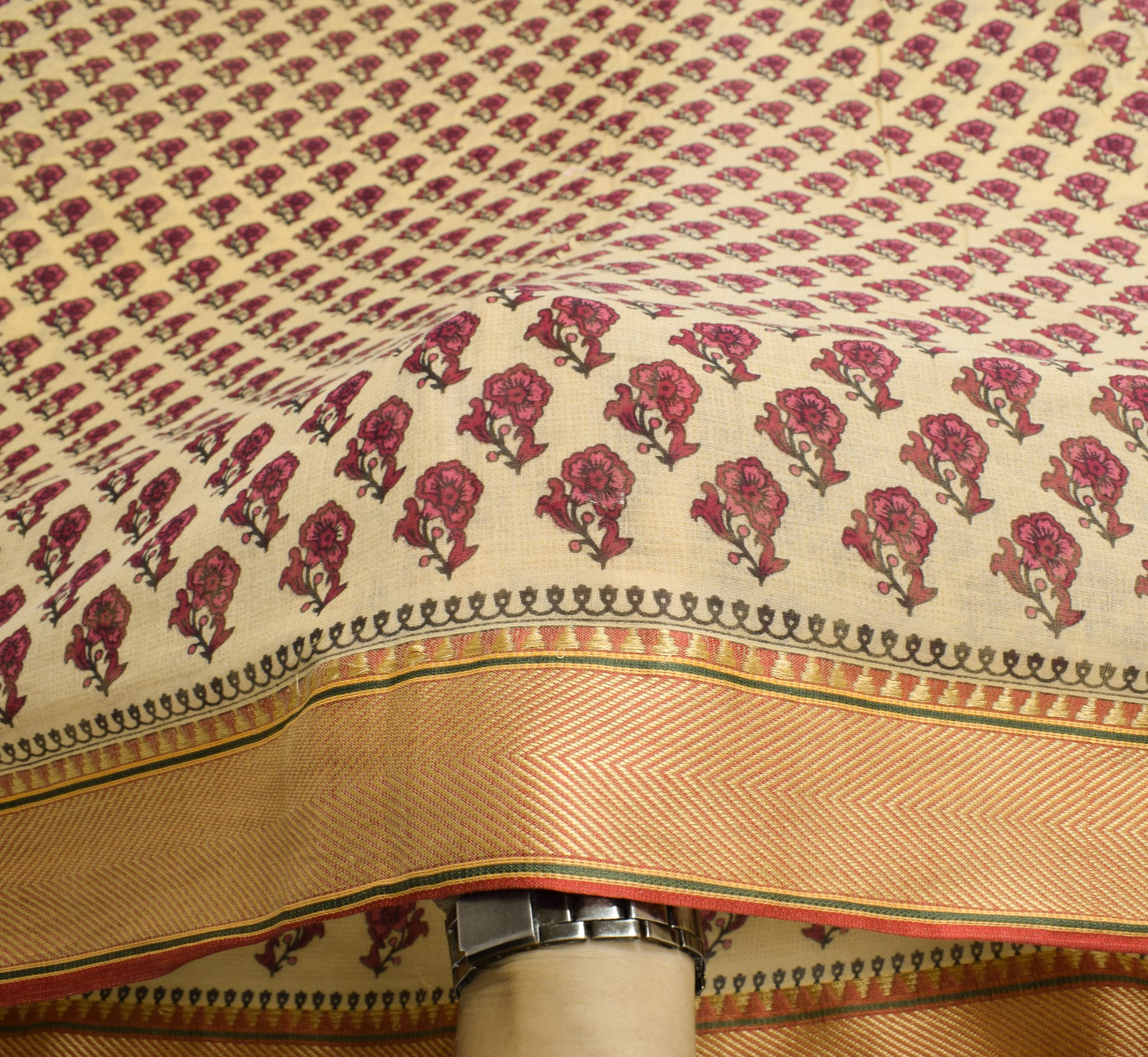 Sushila Vintage Floral Cream Saree with Border Pure Cotton Printed Soft Fabric