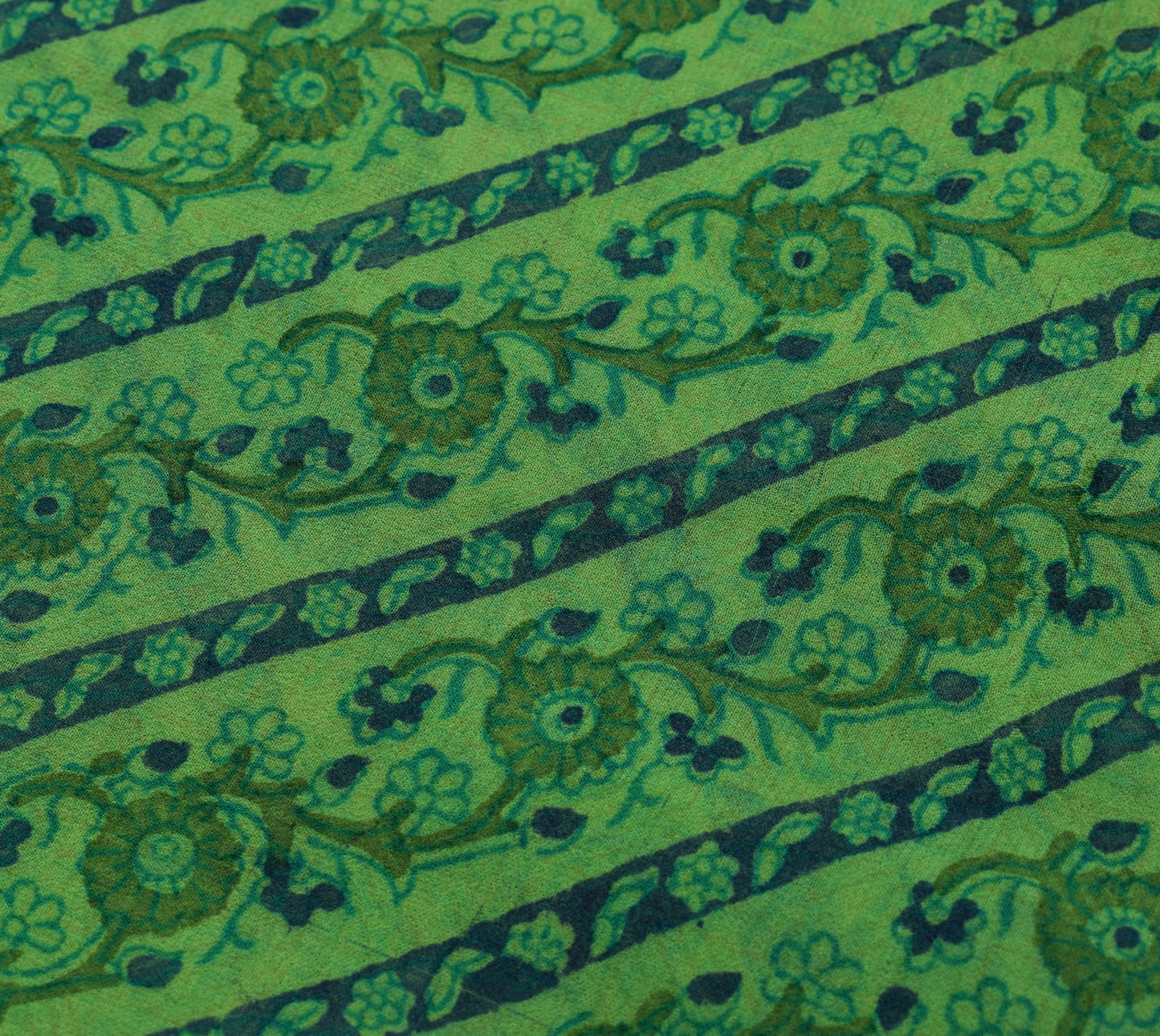 Sushila Vintage Green Saree 100% Pure Georgette Silk Printed Floral Craft Fabric