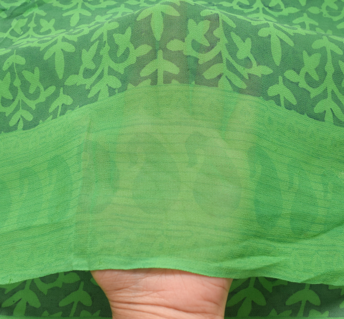 Sushila Vintage Saree 100% Pure Georgette Silk Green Floral Printed Craft Fabric