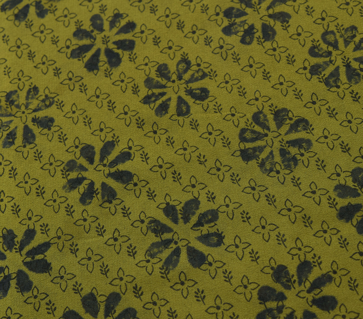 Sushila Vintage Green Saree 100% Pure Georgette Silk Printed Floral Craft Fabric