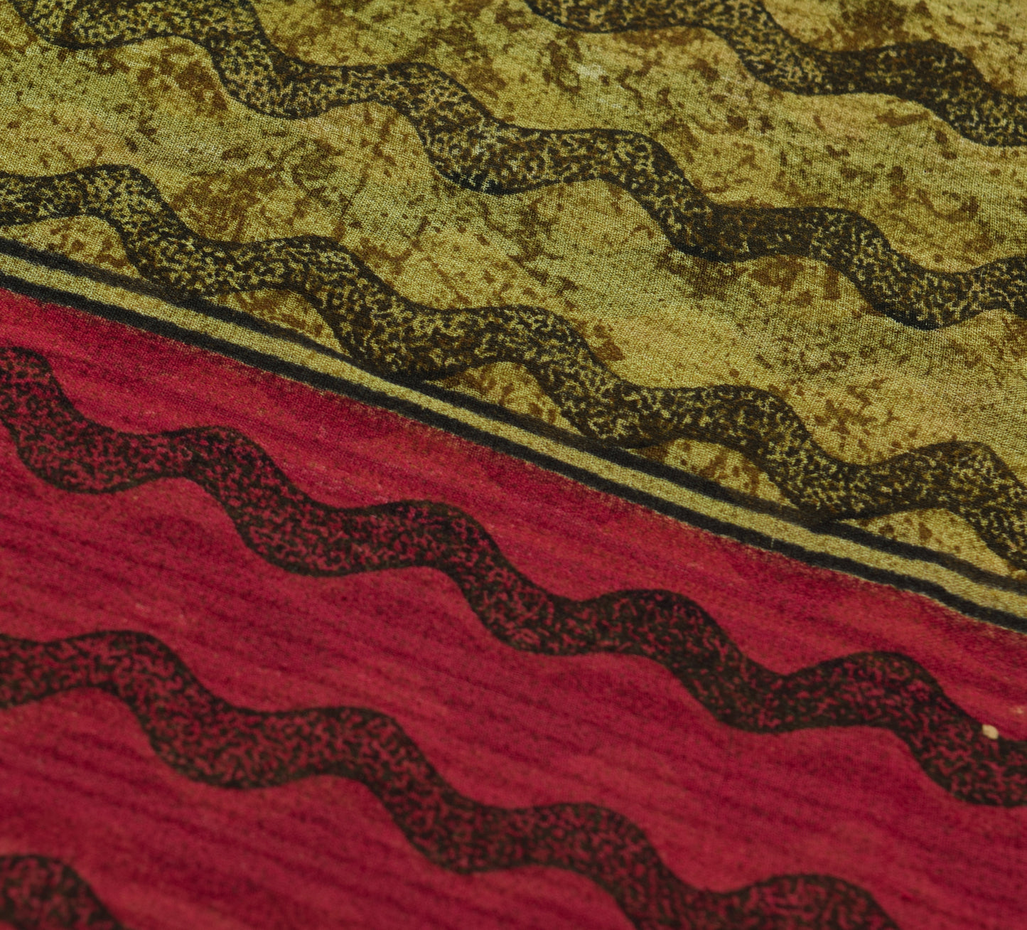 Sushila Vintage Saree 100% Pure Georgette Silk Laheriya Printed Craft Fabric