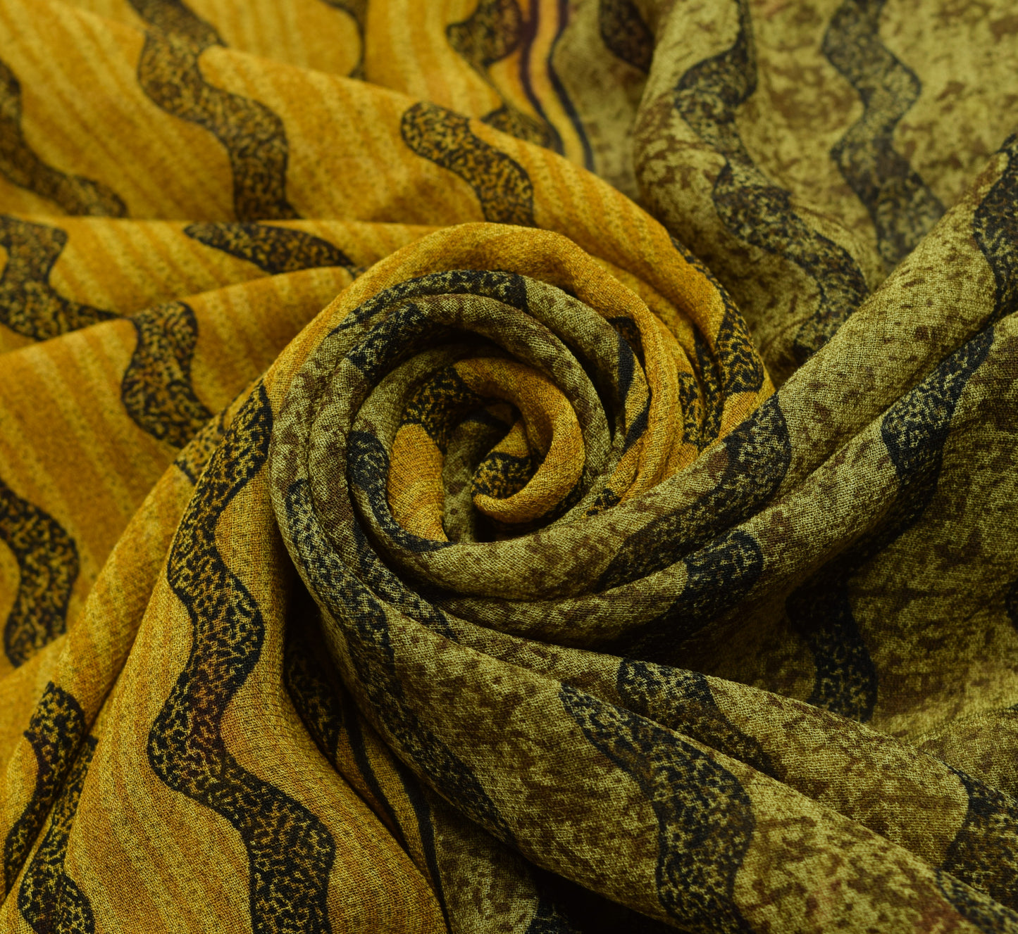 Sushila Vintage Saree 100% Pure Georgette Silk Laheriya Printed Craft Fabric