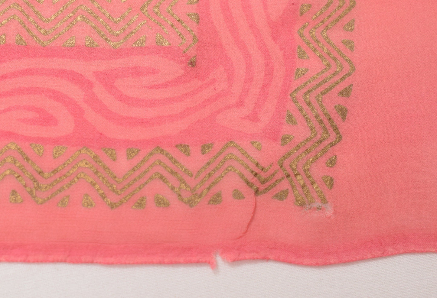 Sushila Vintage Peach Pink Scrap Saree 6Yard Georgette Hand Print Remnant Fabric