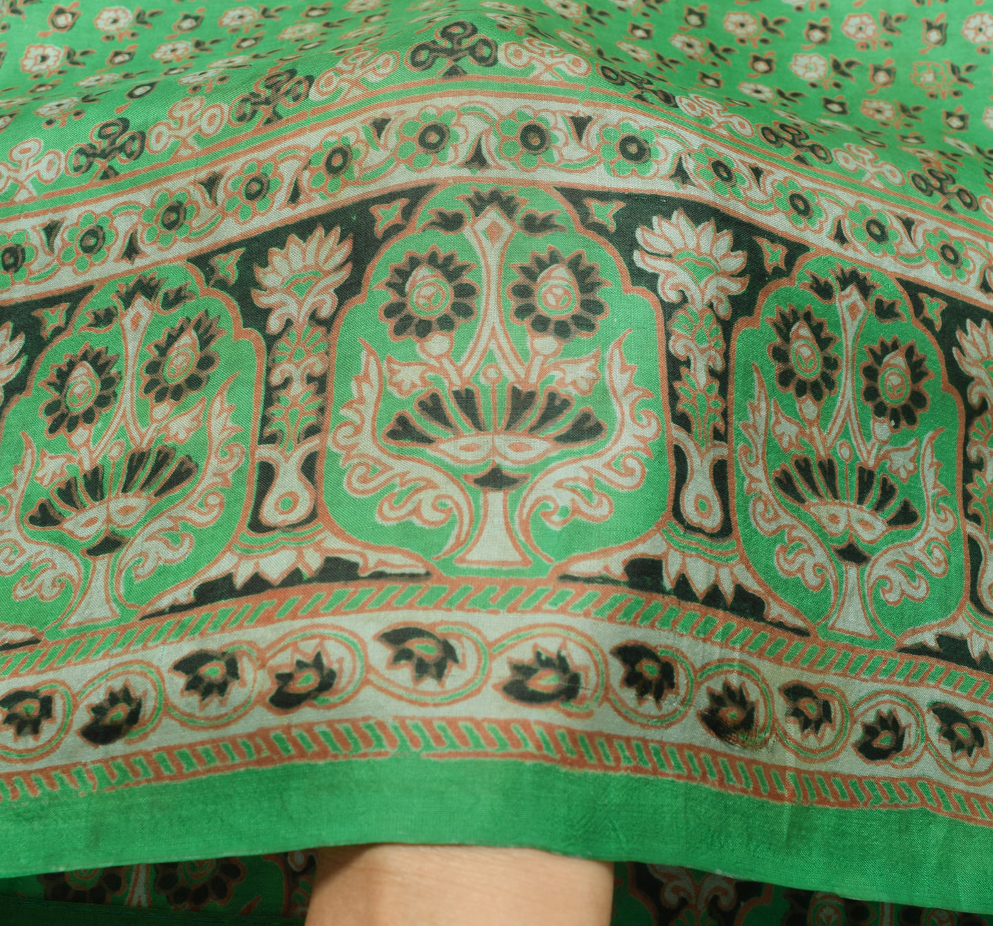 Sushila Vintage Saree 100% Pure Silk Green Floral Printed Soft Craft Fabric