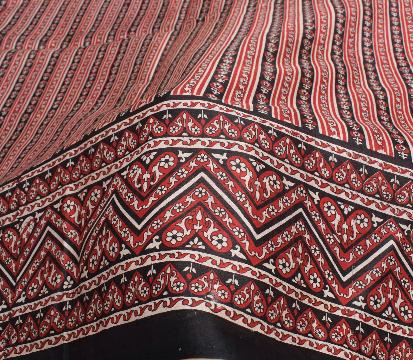 Sushila Vintage Red Black Saree Pure Silk Hand Block Print Floral Soft 6YDFabric