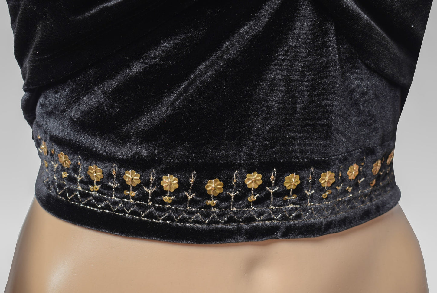 Sushila Vintage Black Off-Shoulder Fitted CropTop Designer Velvet Sari Blouse30"