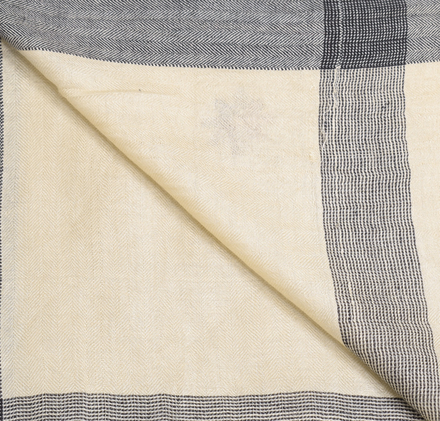 Sushila Vintage Cream Dupatta Pure Woolen Kashmiri Embroidered Long Stole Shwal