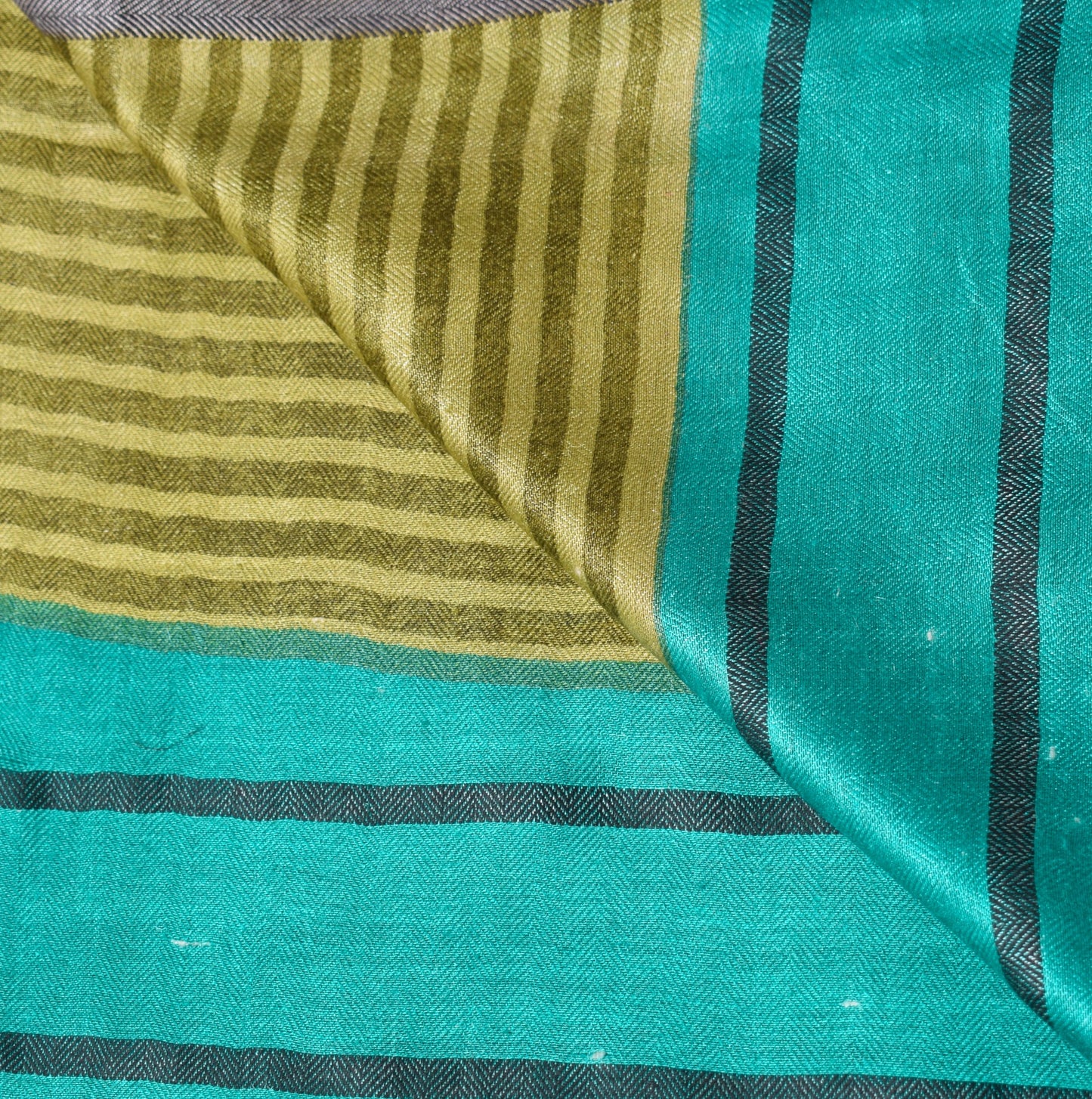 Sushila Vintage Stripes Printed Dupatta Pure Woolen Soft Hand Printed Long Stole