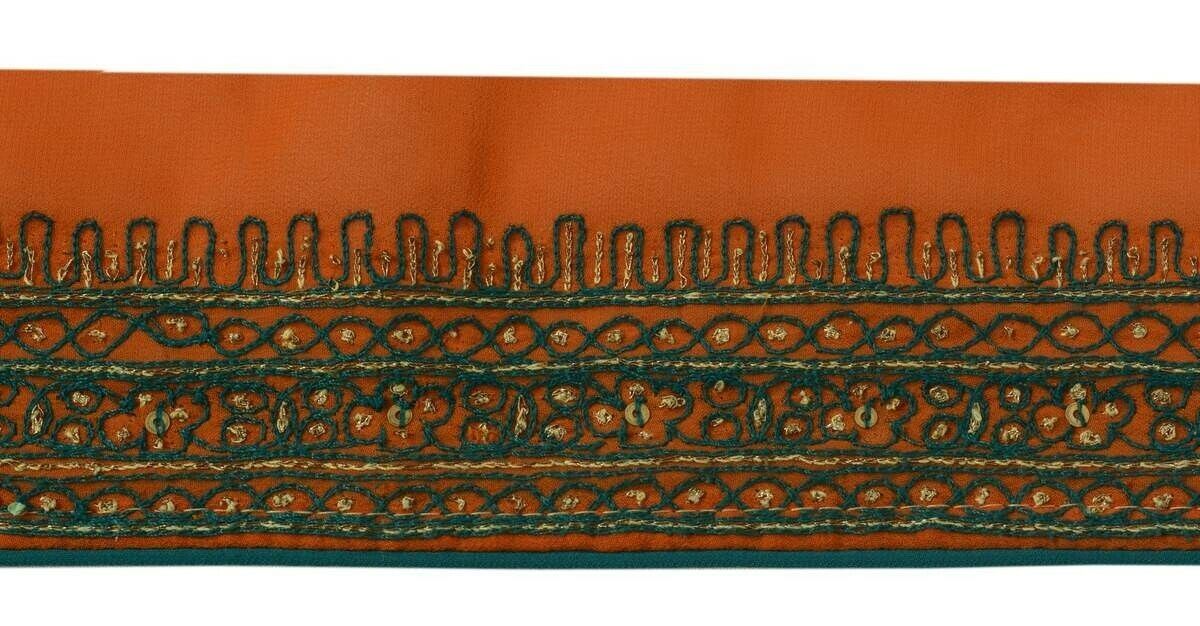 Antique Vintage Sari Border Indian Craft Trim Embroidered Rust Lace Ribbon