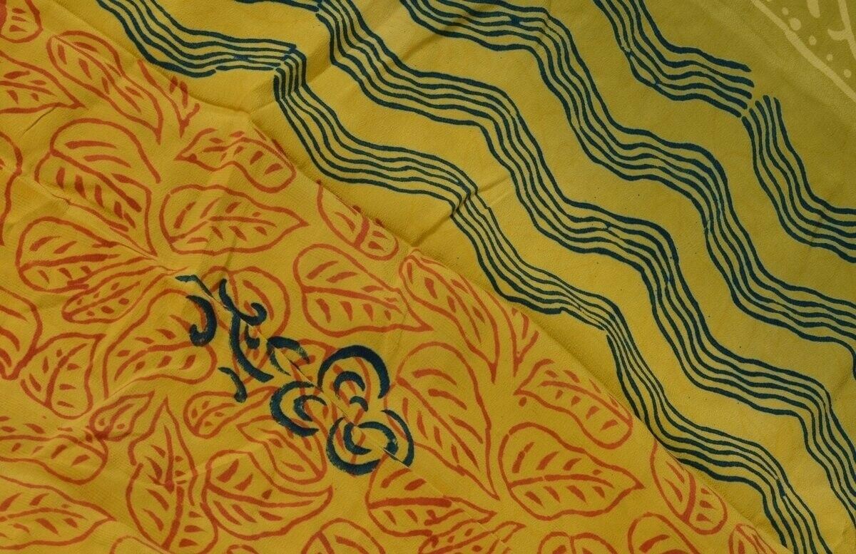 Vintage Saree 100% Pure Crepe Silk Printed Scrap Sari Fabric for Craft Mustard