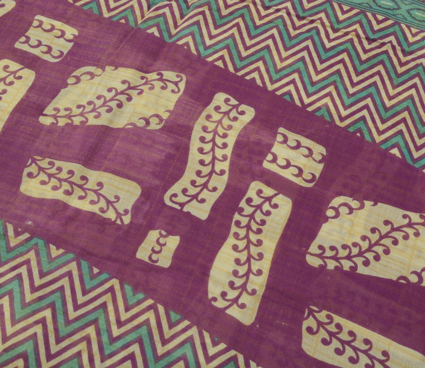 Vintage Saree 100% Pure Cotton Purple Zig-Zag Printed Scrap Sari For Craft