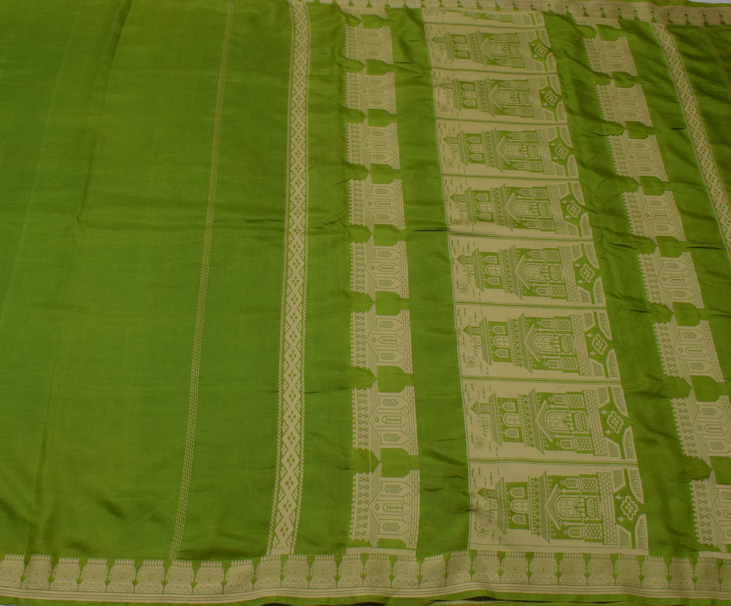 Sushila Vintage Green Scrap Saree 100% Pure Silk Woven Sari Craft 5 Yard Fabric