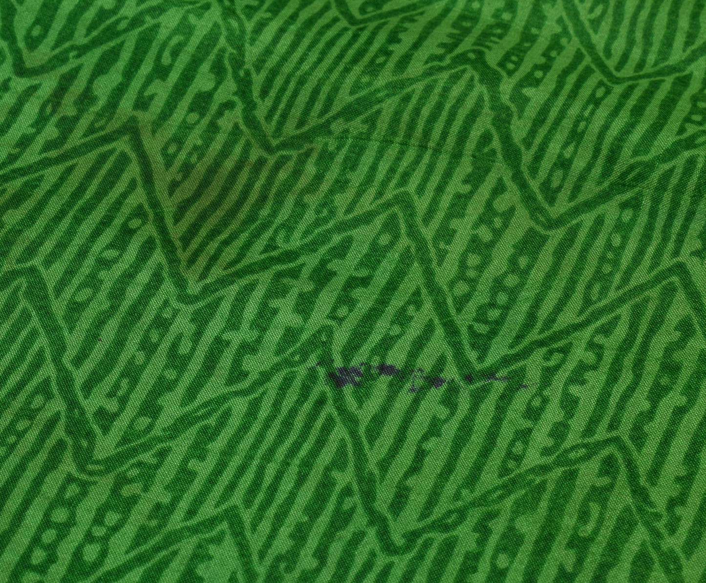 Sushila Vintage Green Scrap Saree 100% Pure Silk Printed Zig-Zag Sari Fabric