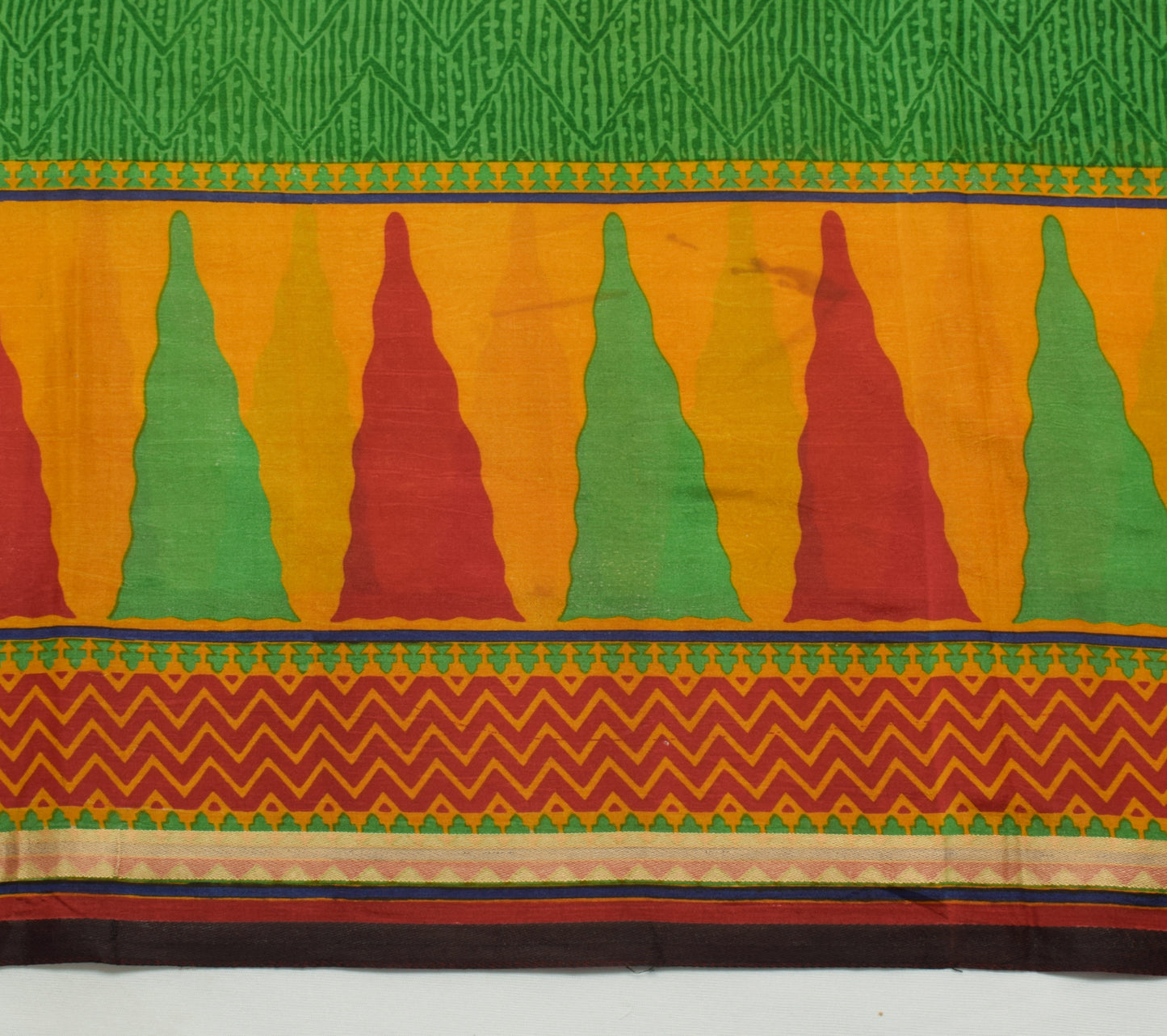 Sushila Vintage Green Scrap Saree 100% Pure Silk Printed Zig-Zag Sari Fabric