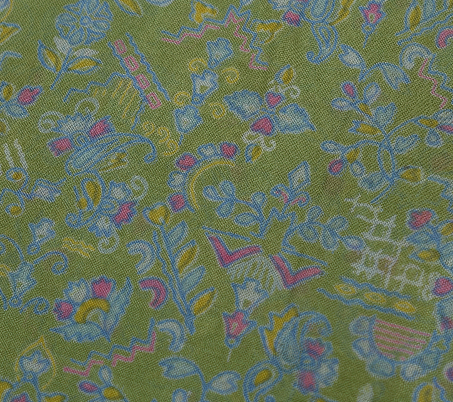 Sushila Vintage Green Scrap Saree 100% Pure Silk Printed Floral Sari Fabric