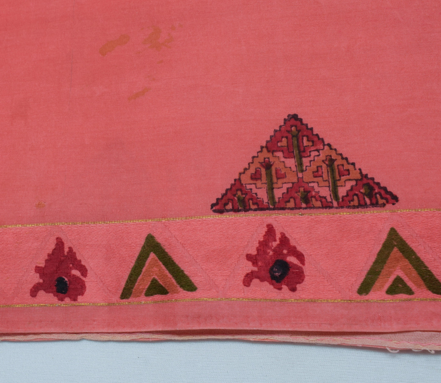 Sushila Vintage Peach Indian Scrap Saree 100% Pure Silk Printed Sari Fabric