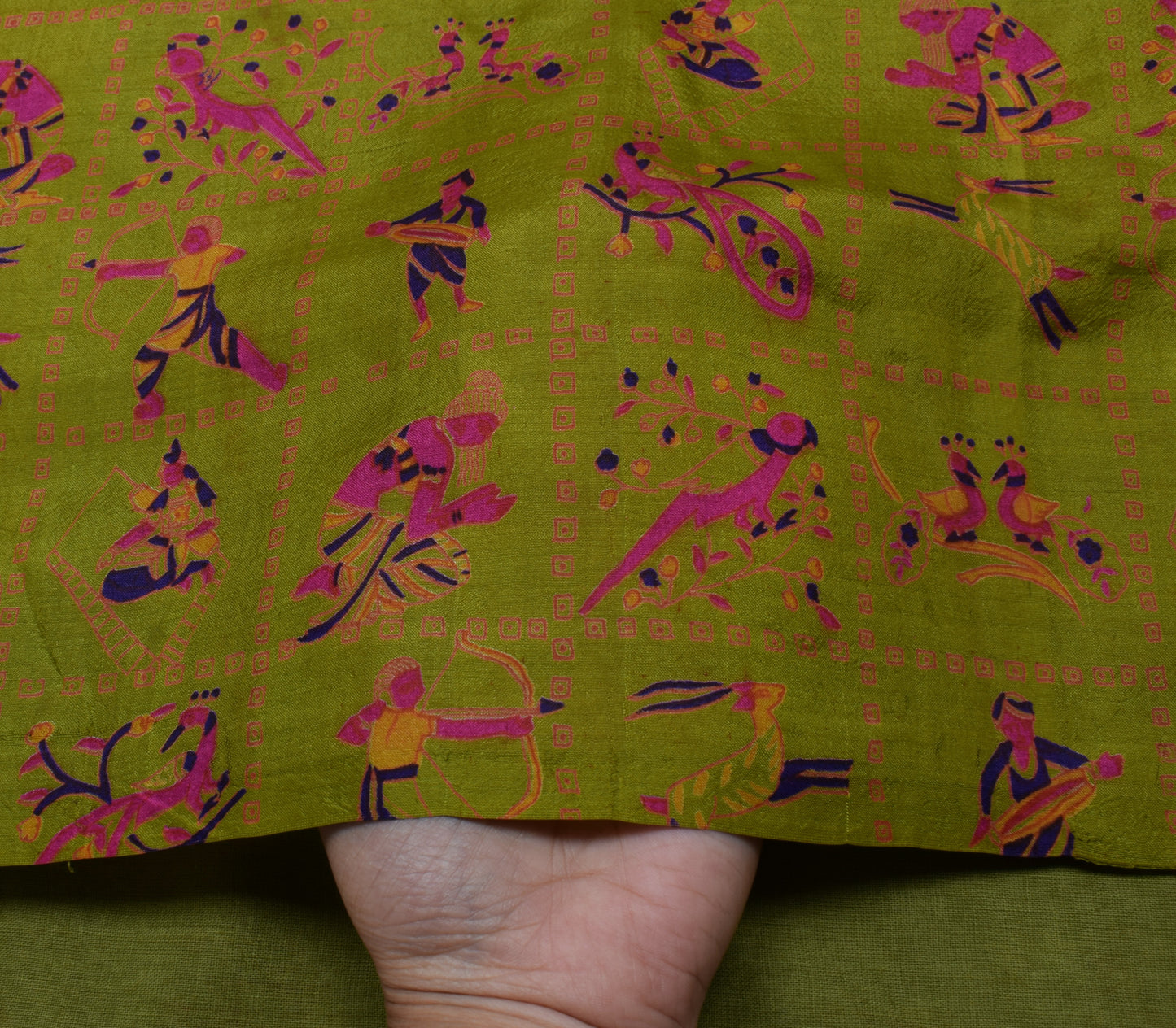 Sushila Vintage Green Scrap Saree 100% Pure Silk Printed 5 Yard Sari Fabric
