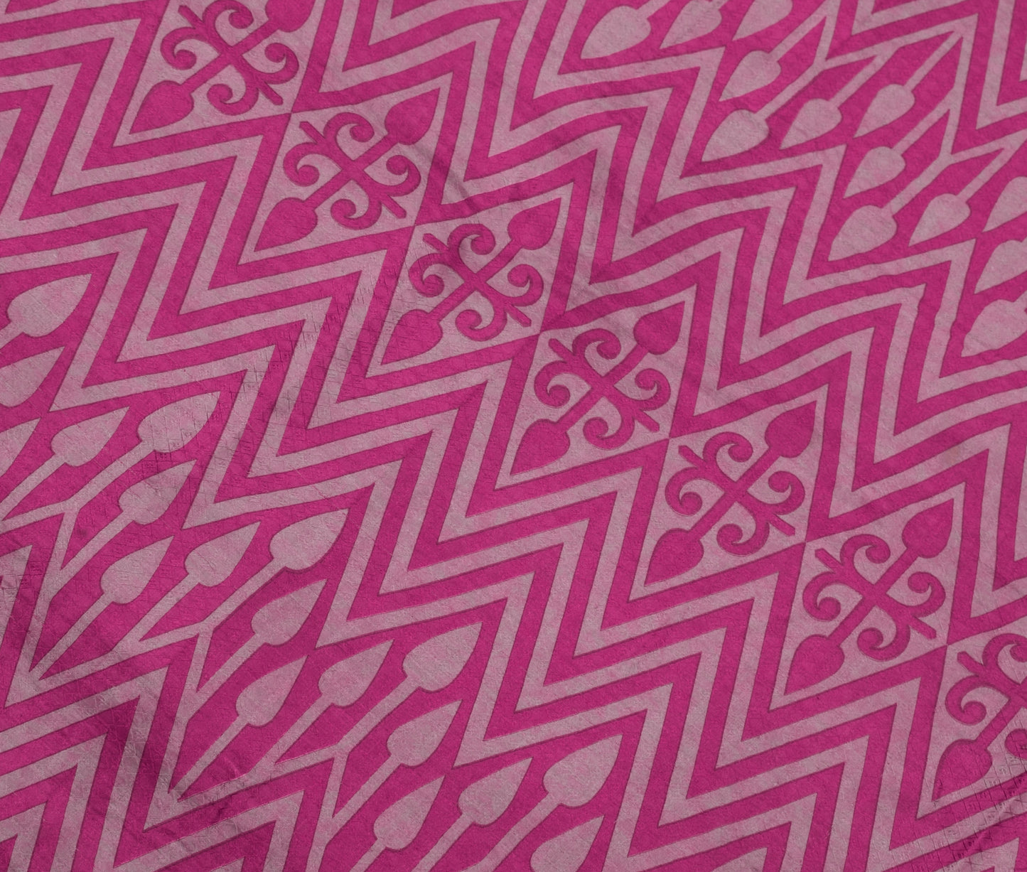 Sushila Vintage Magenta Scrap Saree 100% Pure Silk Printed Zig-Zag Sari Fabric