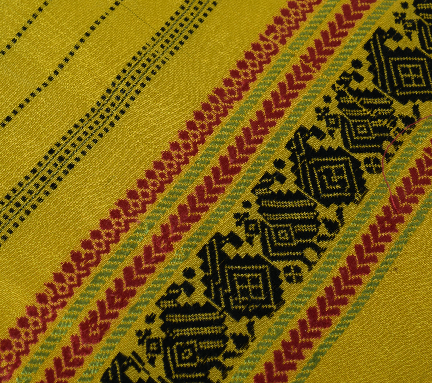 Sushila Vintage Black Saree Handwoven Peacock Border Pallu Pure Silk Sari Fabric