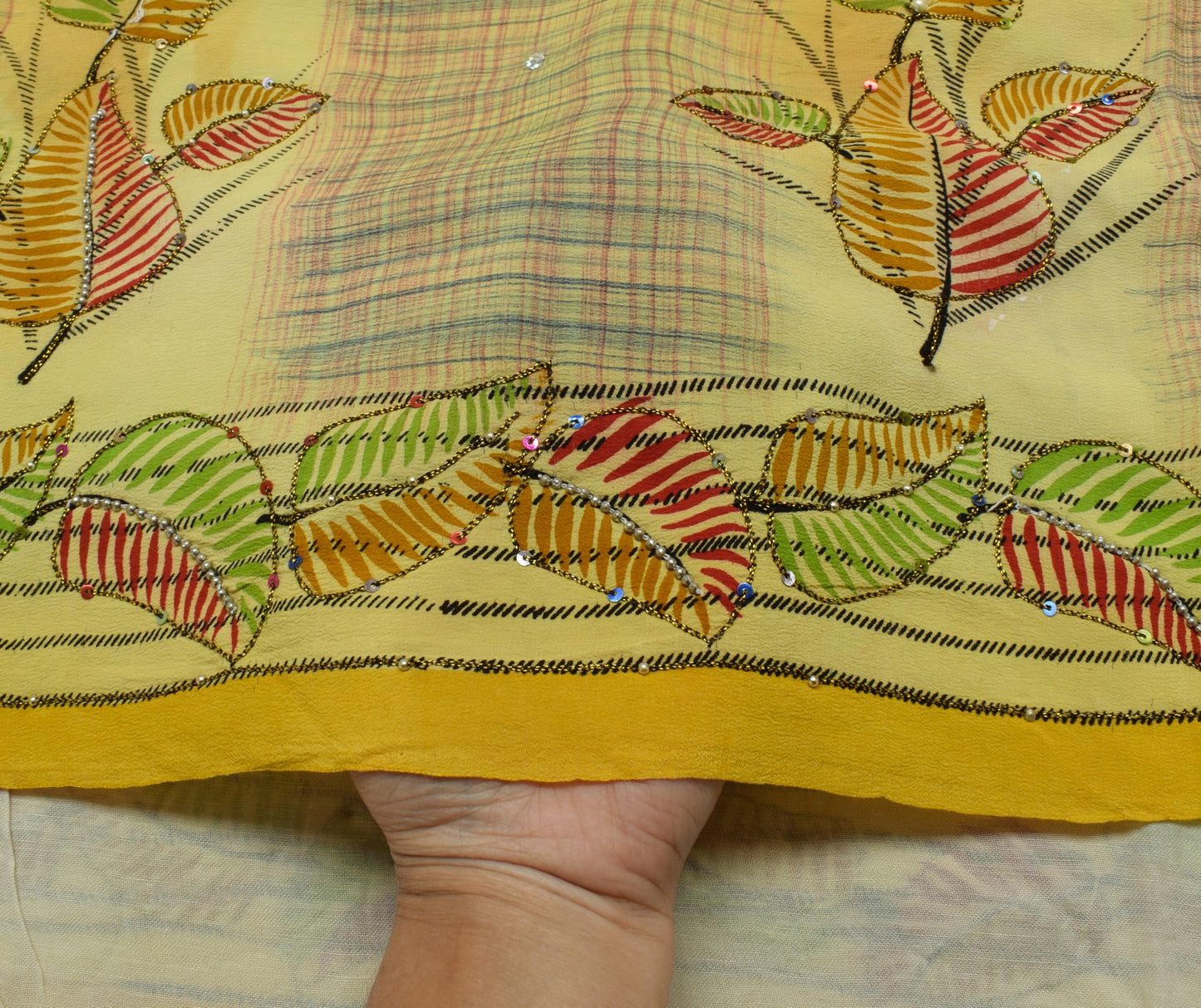 Sushila Vintage Indian Saree Pure Crepe Silk Printed Floral Sari Craft Fabric