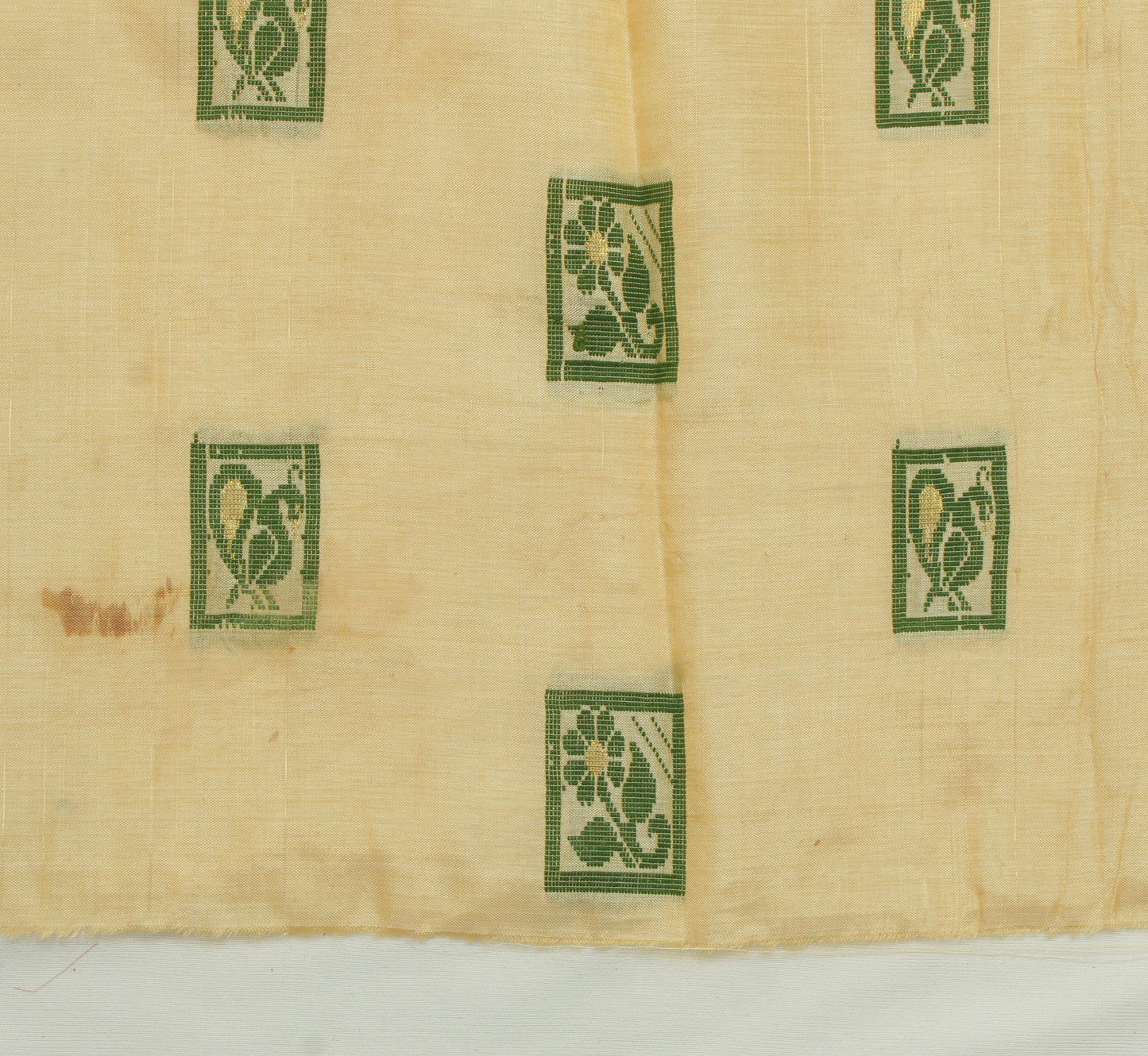 Sushila Vintage Cream Indian Sari Remnant Scrap Pure Cotton Woven Craft Fabric